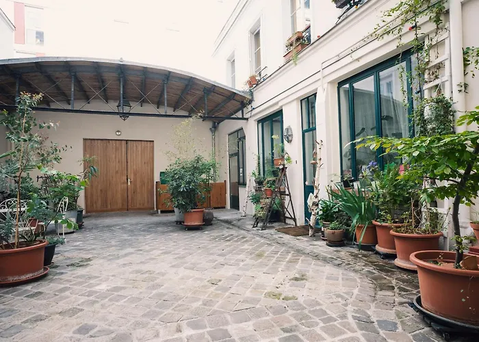 Duplex Sur Cour Arboree Апартаменты